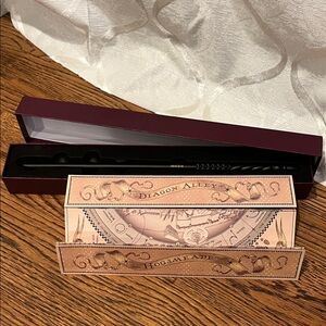 Universal Studios Harry Potter Magic Wand with Decorative Box and Map